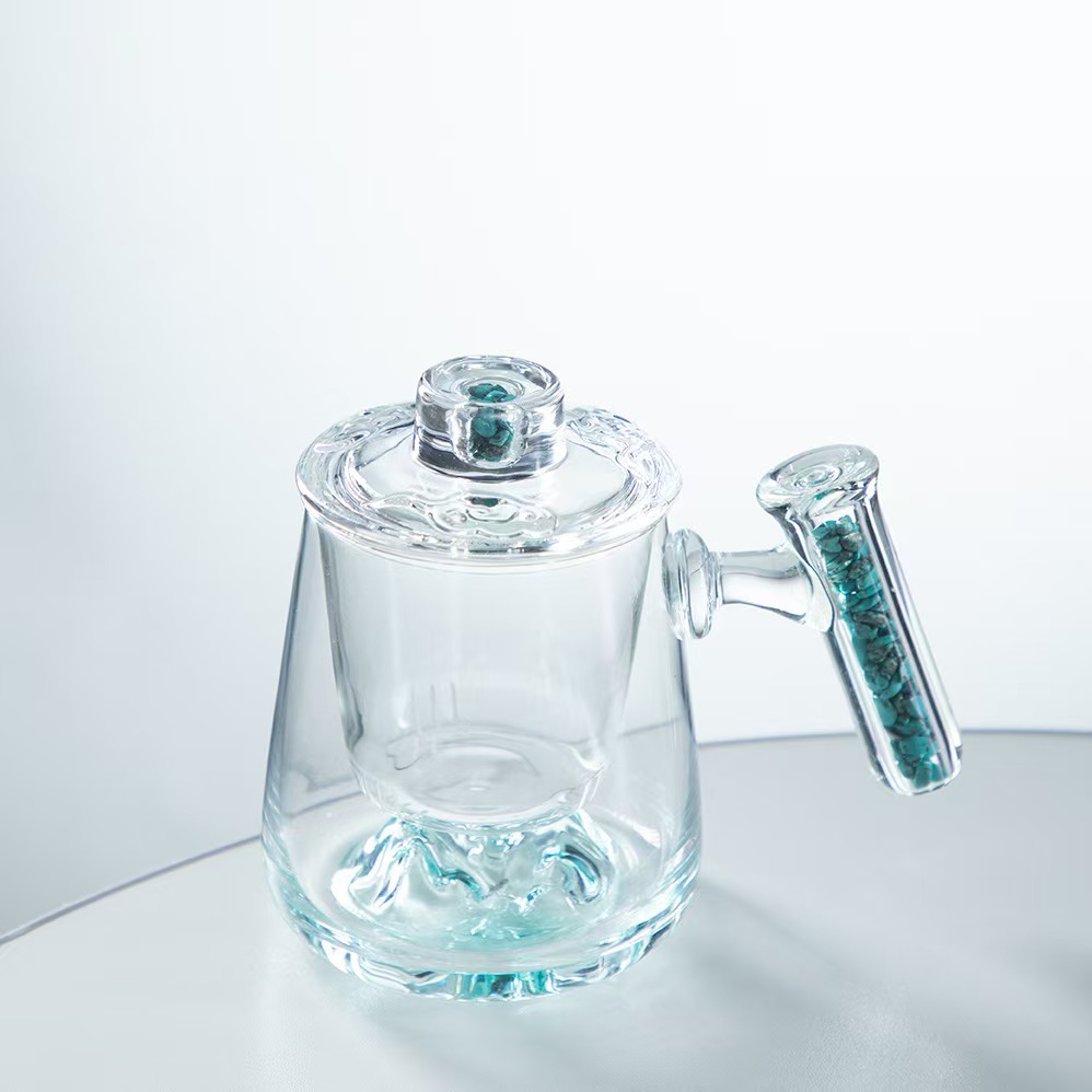 Beneficia de speculo teapot