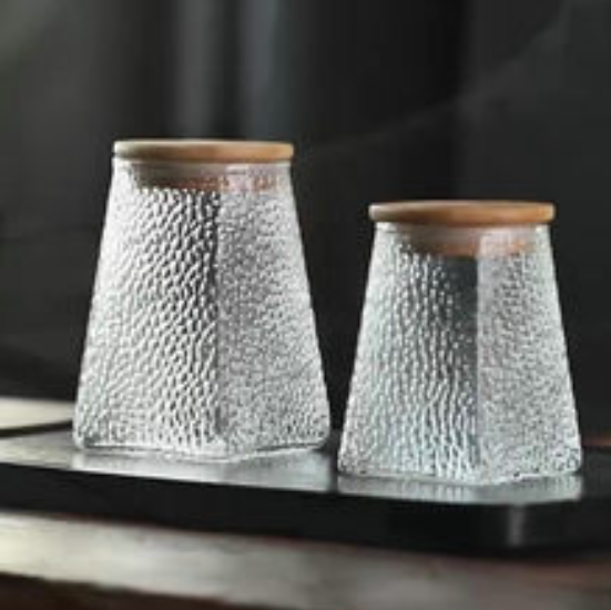 Tempestas frigidiorem facit, quaeso ut calefaciat et ne frigora