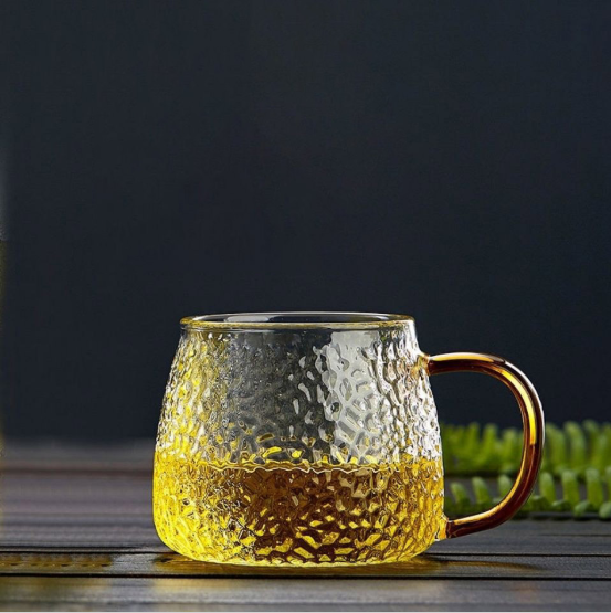 Quid opus est potionibus perlucidis, cum bibimus?