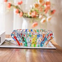 Manu-picta vitrum products