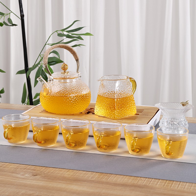 Malleus vitreus tea set