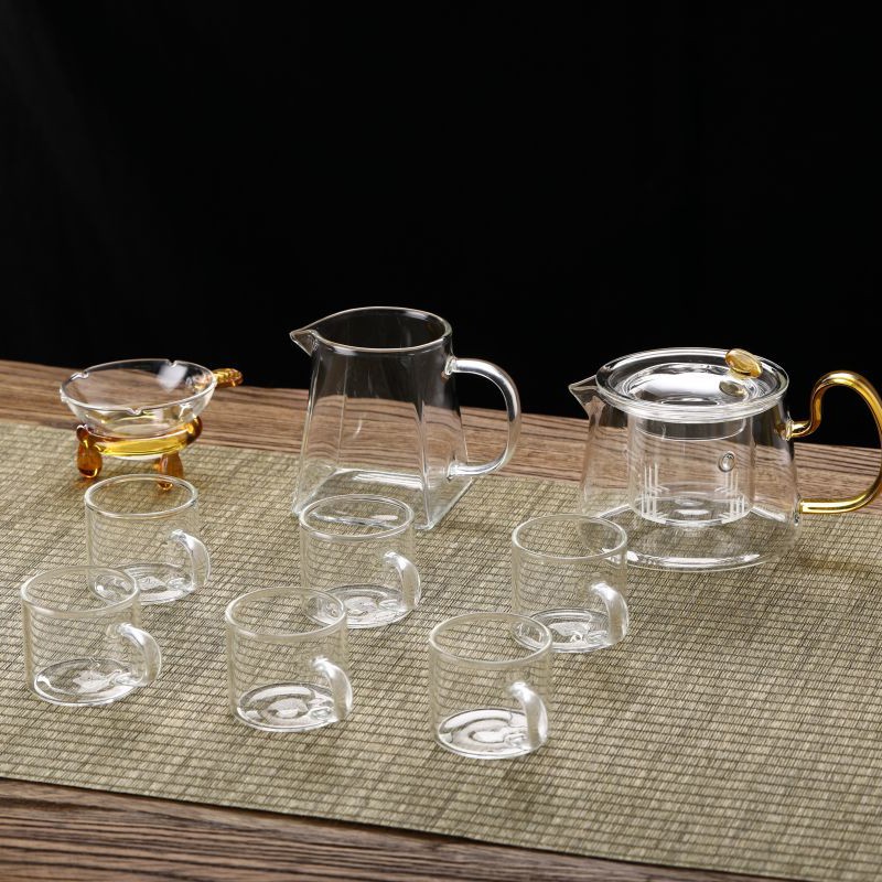 Simplex summus finis vitreum tea set