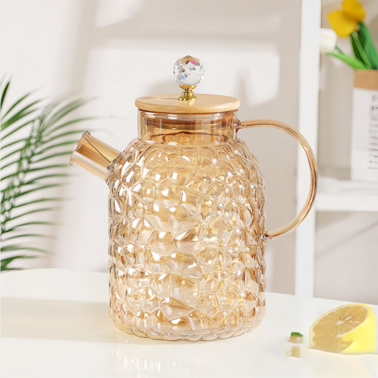 Stylish, High-Capacity Succus aqua Pitcher
